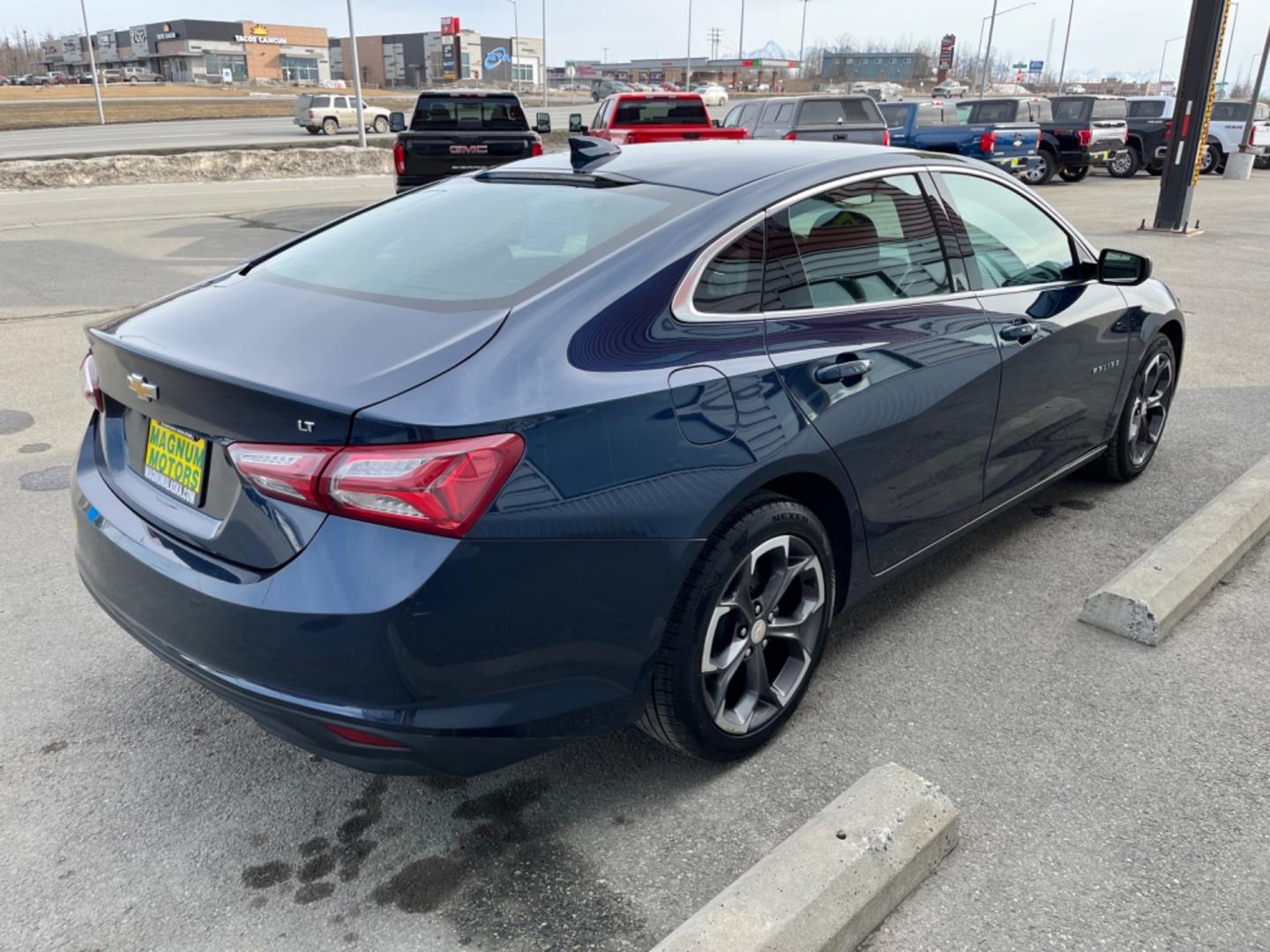 2022 BLUE /Black CHEVROLET MALIBU LT (1G1ZD5ST7NF) with an 1.5L engine, Continuously Variable transmission, located at 1960 Industrial Drive, Wasilla, 99654, (907) 274-2277, 61.573475, -149.400146 - Photo#4